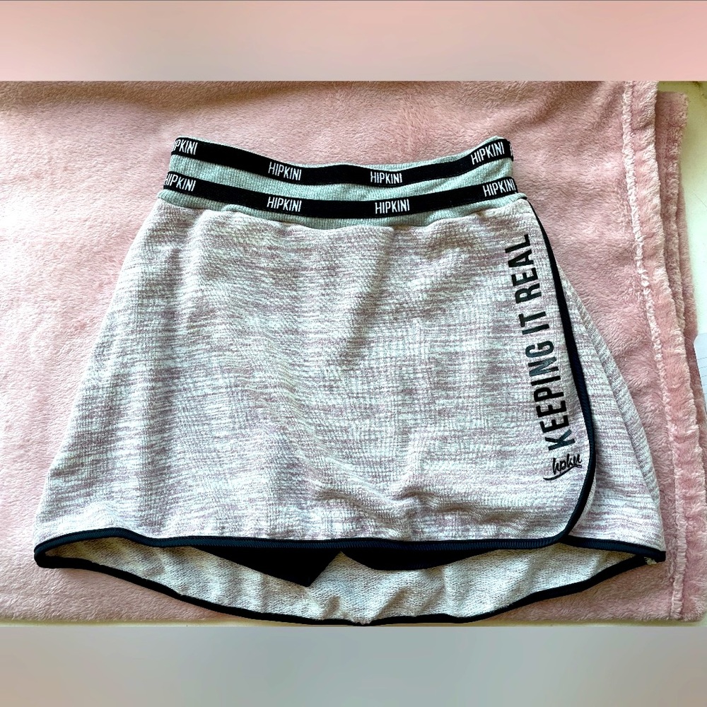 Hipkini swimming skirt. Pale pink and gray. Size M. NWT